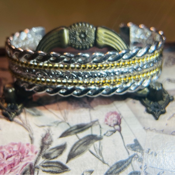 🎊Beautiful Two Tone Rope Twisted Adjustable Wrist Cuff Bracelet!!! - Picture 5 of 12